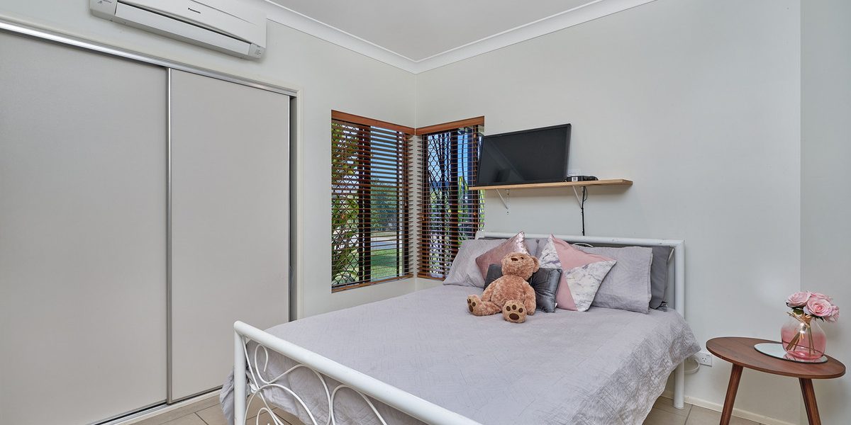 64 Tyrconnell Close, Redlynch, QLD 4870 AUS
