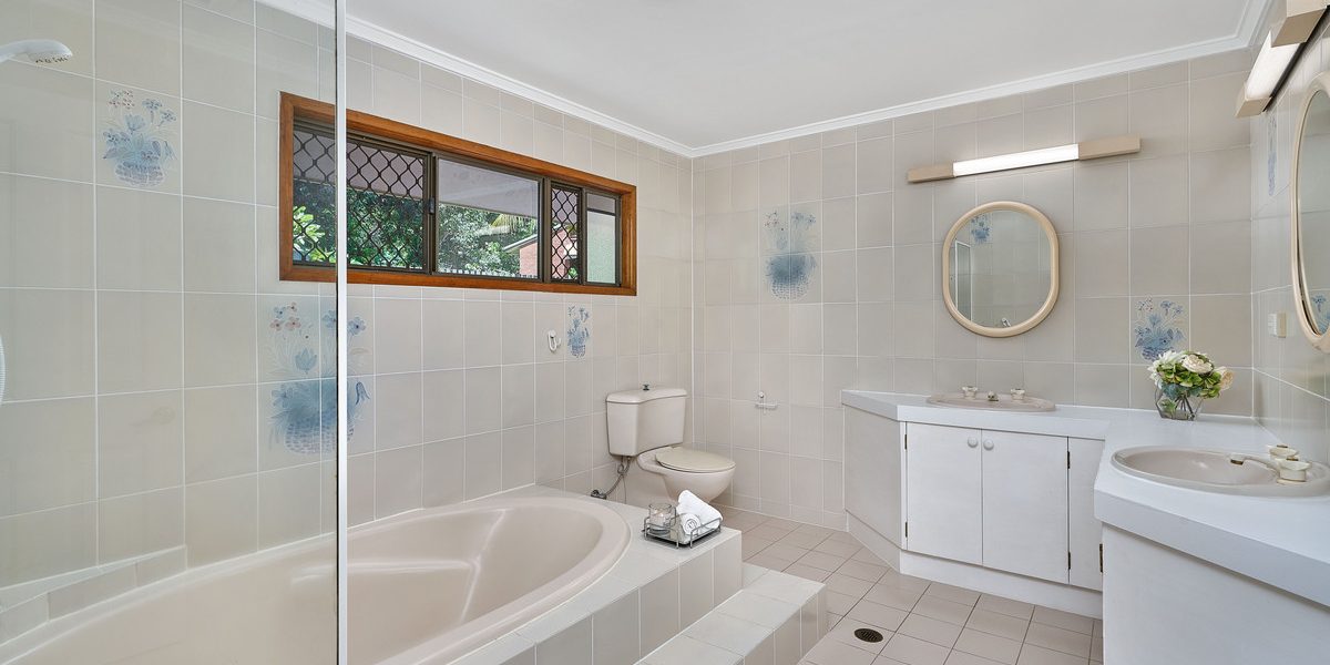 1 Kiriwina Close, Trinity Beach, QLD 4879 AUS