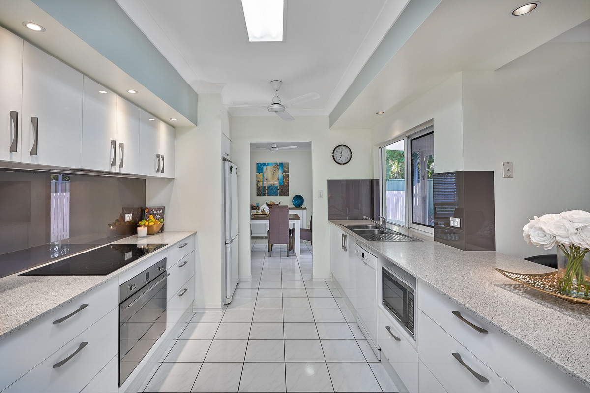 38 Yule Avenue, Clifton Beach, QLD 4879 AUS