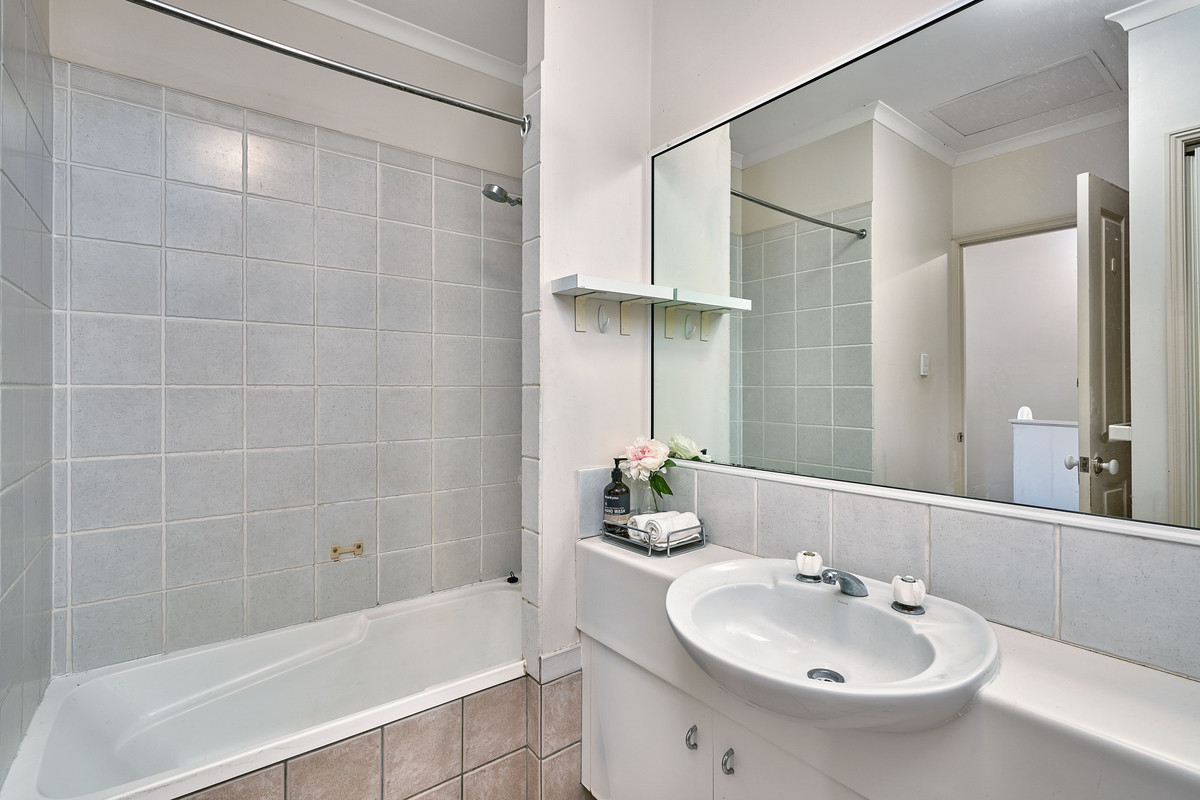 3/34-40 Lily Street, Cairns North, QLD 4870 AUS