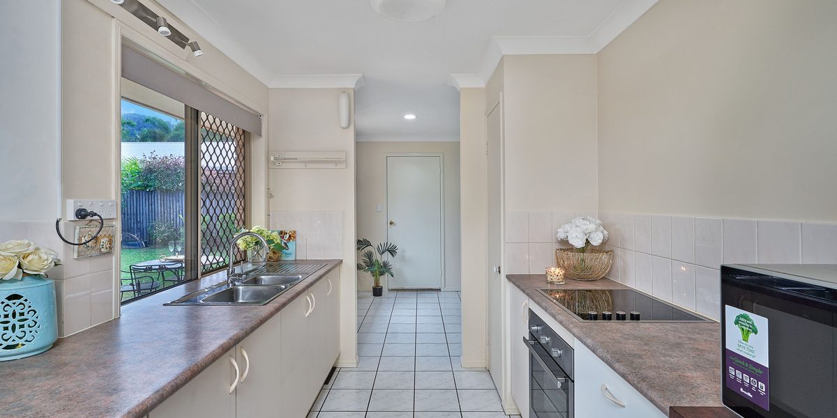 65 Moore Road, Kewarra Beach, QLD 4879 AUS