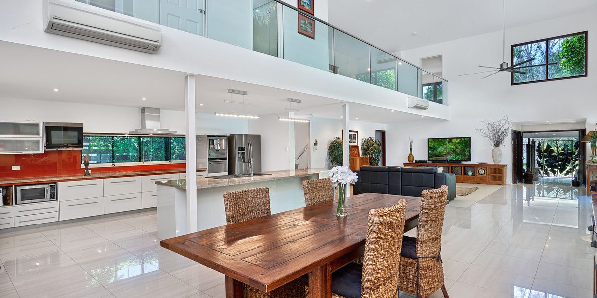 8 Lillian Road, Palm Cove, QLD 4879 AUS