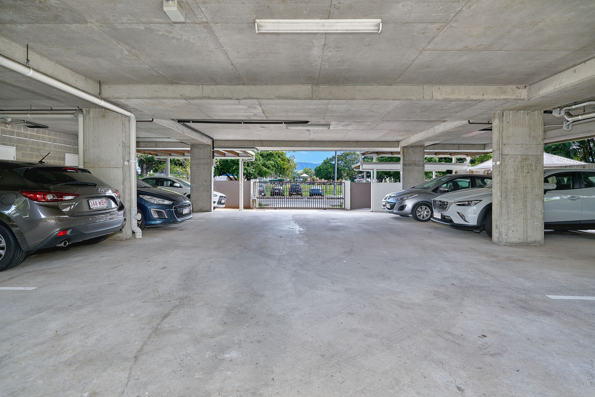 10/242 Grafton Street, Cairns North, QLD 4870 AUS