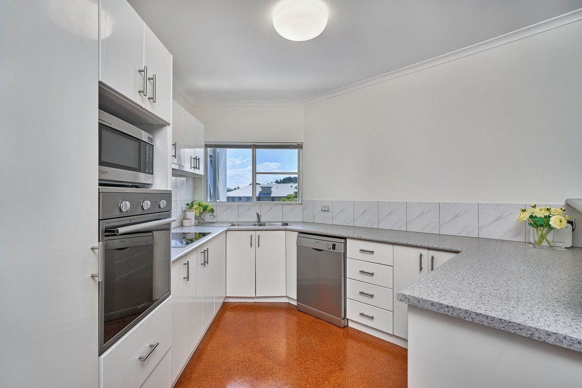 5/44 Moore Street, Trinity Beach, QLD 4879 AUS