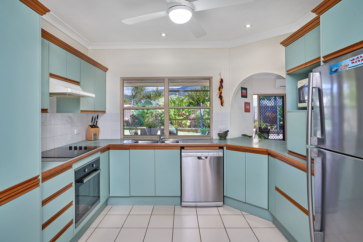 15 Shell Close, KEWARRA BEACH, QLD 4879 AUS