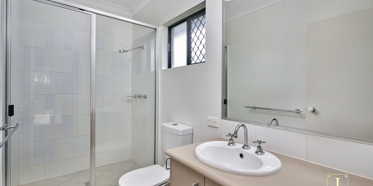 12 Landsborough Drive, Smithfield, QLD 4878 AUS