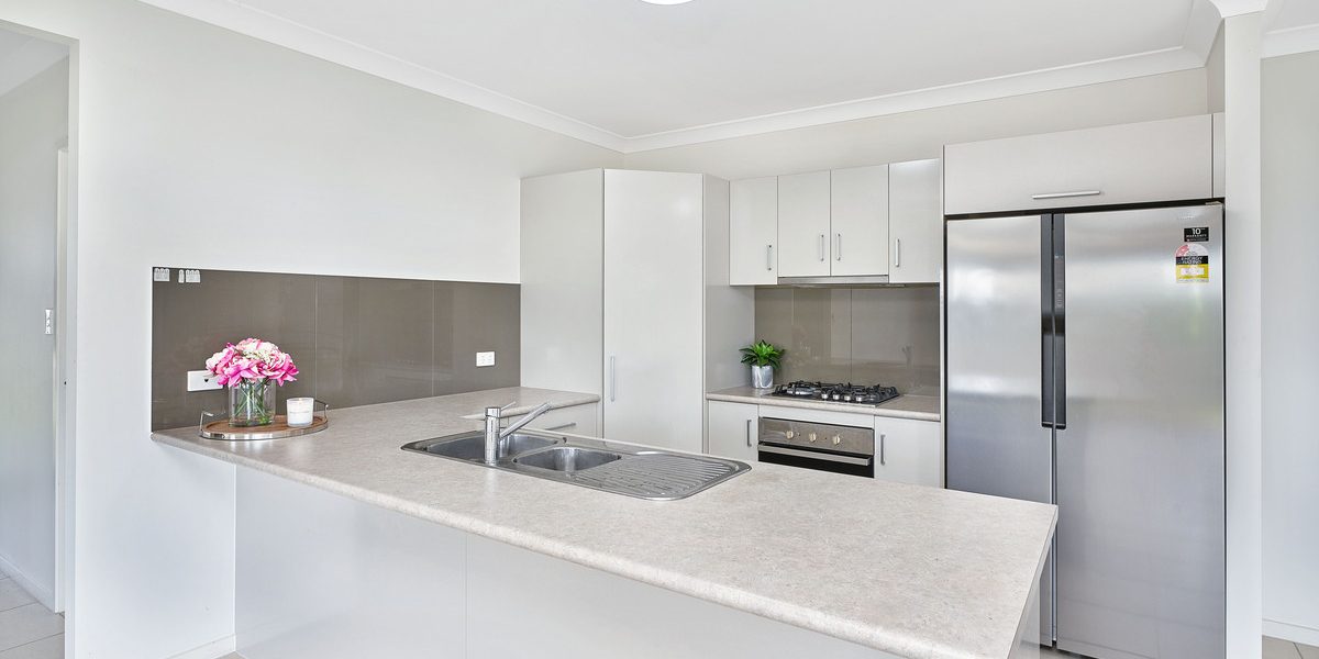 17 Fossilbrook Bend, Trinity Park, QLD 4879 AUS
