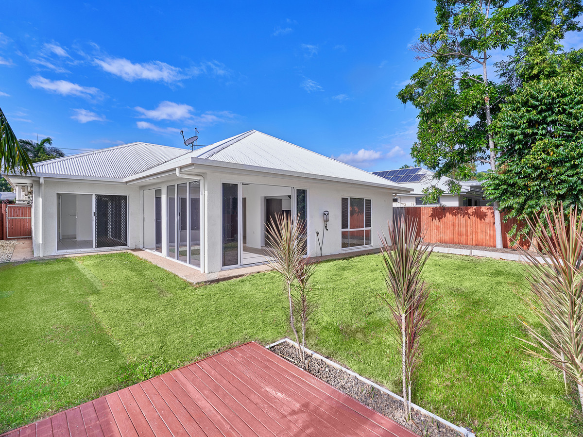 28 Saint Crispin Street, Clifton Beach, QLD 4879 AUS