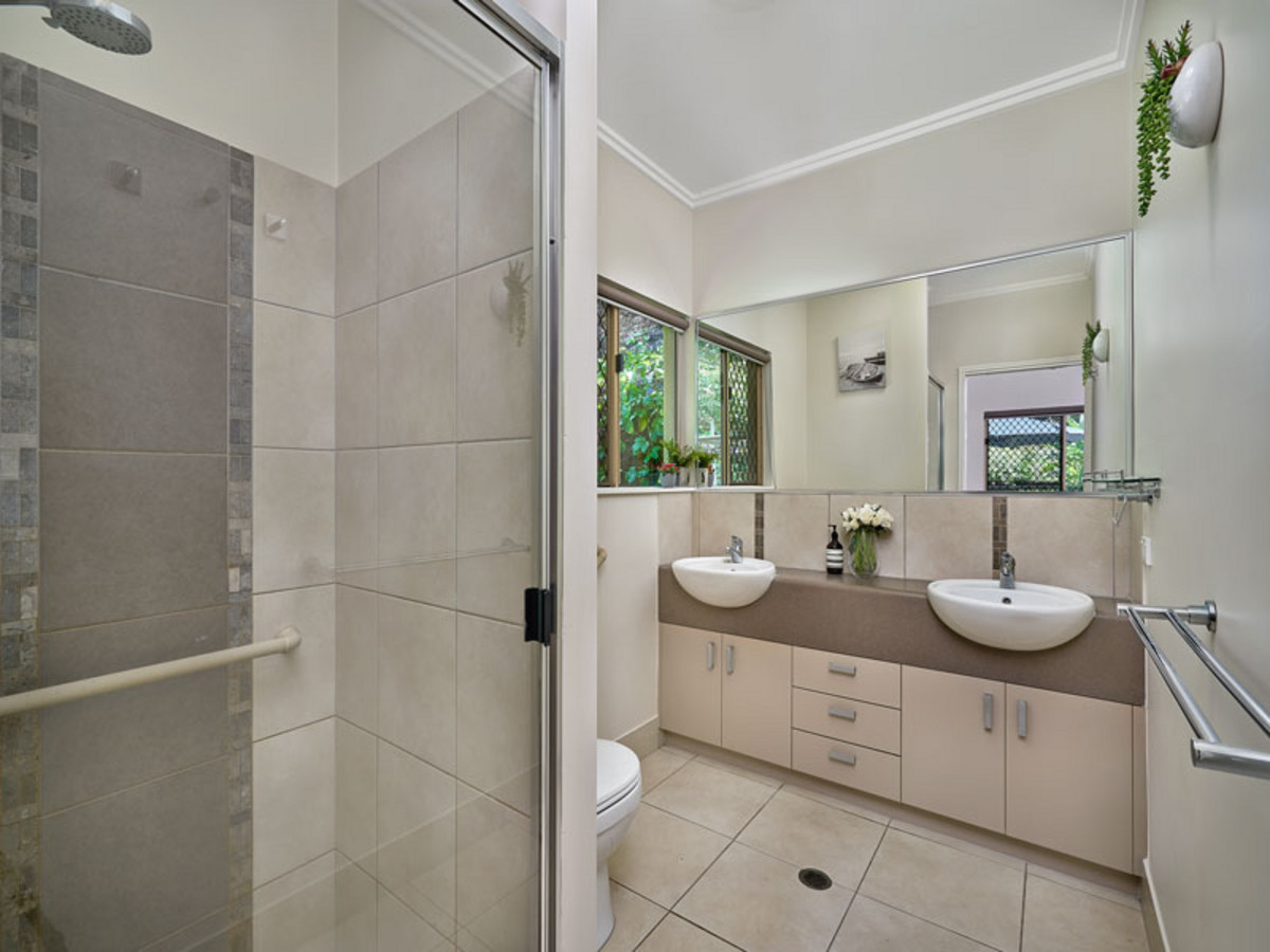 3 Stapleton Close, Redlynch, QLD 4870 AUS