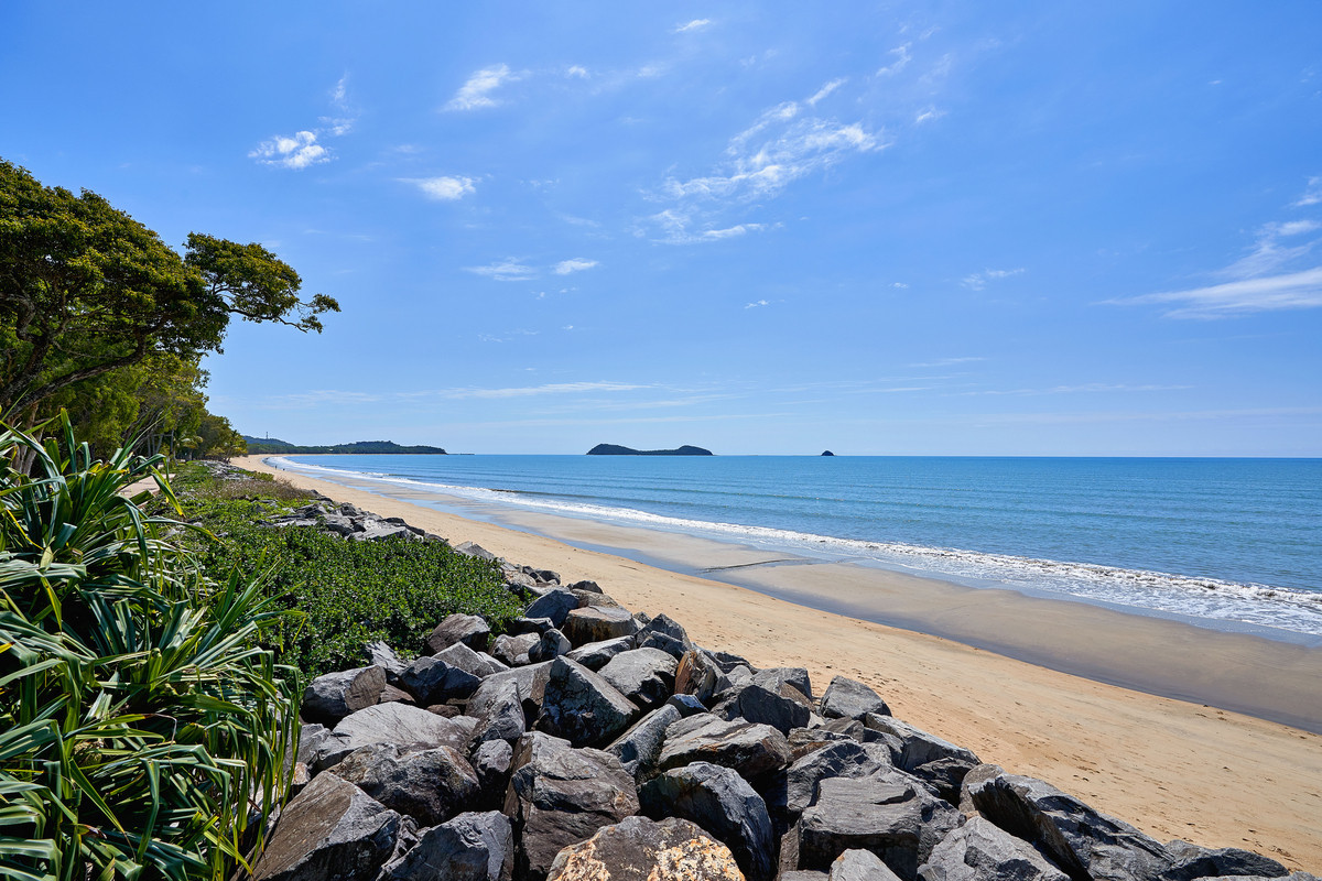 2/39 Arlington Esplanade, Clifton Beach, QLD 4879 AUS