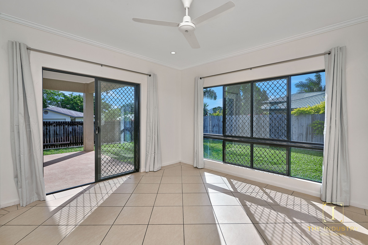 1 Celtis Close, Redlynch, QLD 4870 AUS