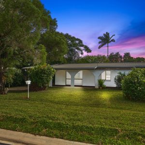 4 Walnut Close, Manoora, QLD 4870 AUS