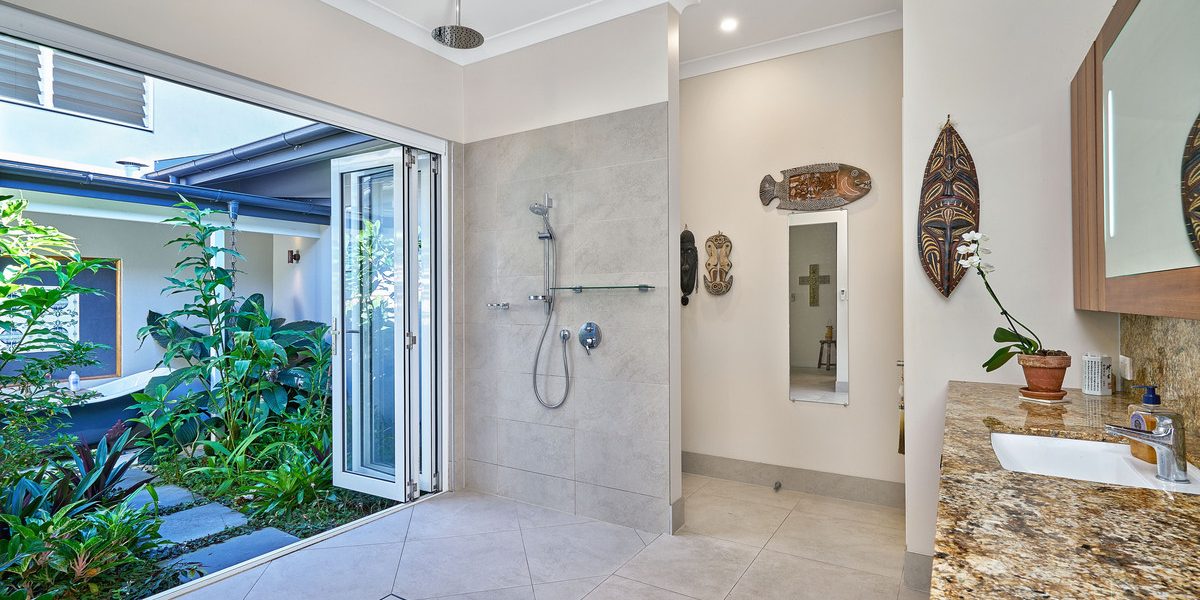 27 Nicholas Street, Clifton Beach, QLD 4879 AUS