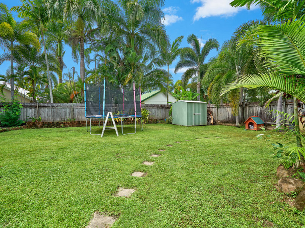 10 Sarina Close, Kewarra Beach, QLD 4879 AUS