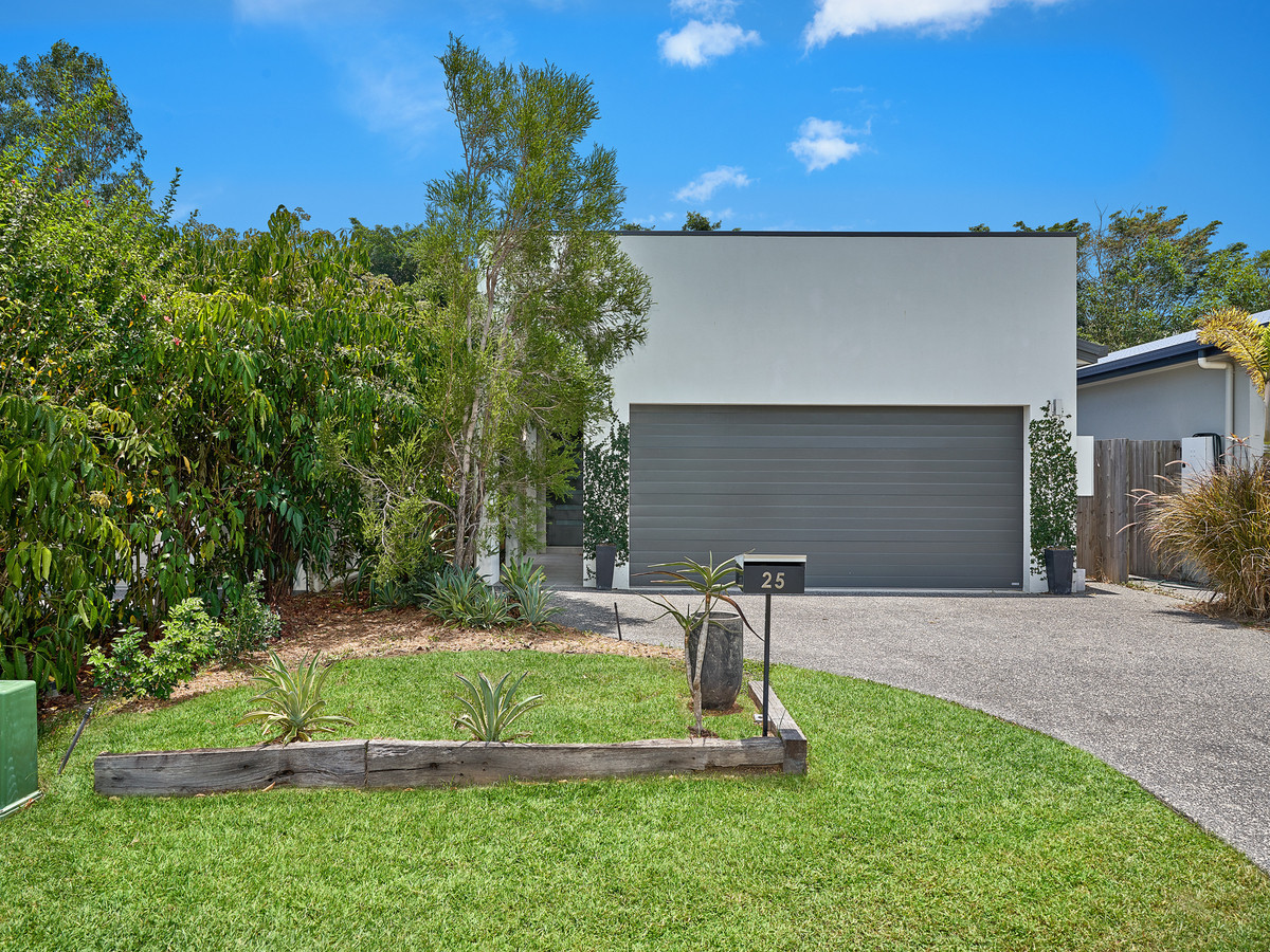 25 Starboard Street, Trinity Beach, QLD 4879 AUS