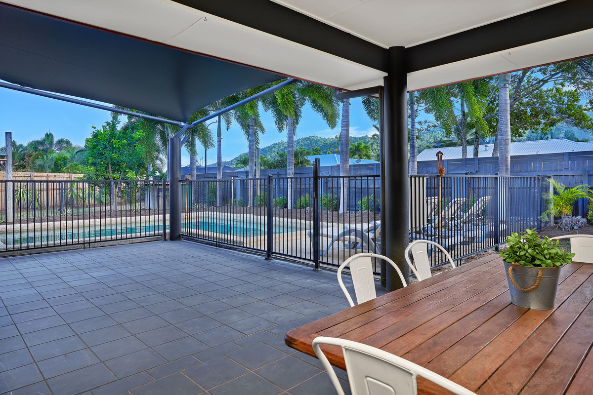 9 Bells Close, Kewarra Beach, QLD 4879 AUS