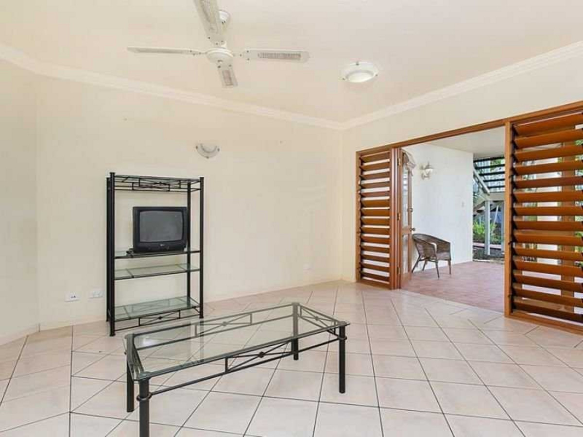 3/30 Oliva Street, PALM COVE, QLD 4879 AUS