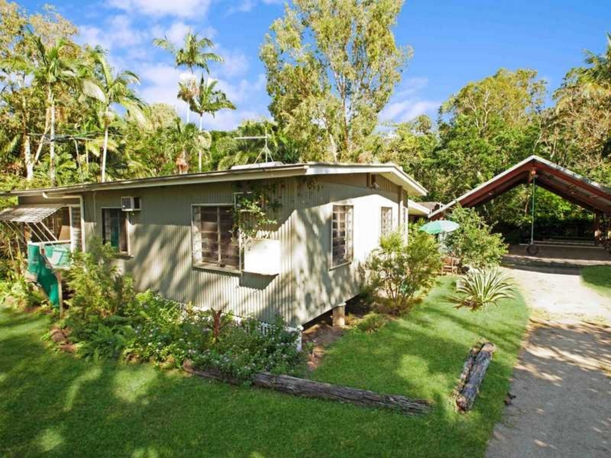 108 Machans Beach Road, MACHANS BEACH, QLD 4878 AUS