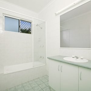 5 Dolphin Close, KEWARRA BEACH, QLD 4879 AUS