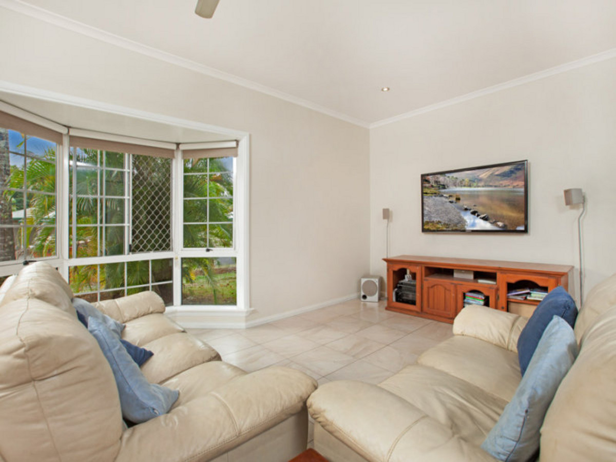 37 Portsea Crescent, KEWARRA BEACH, QLD 4879 AUS