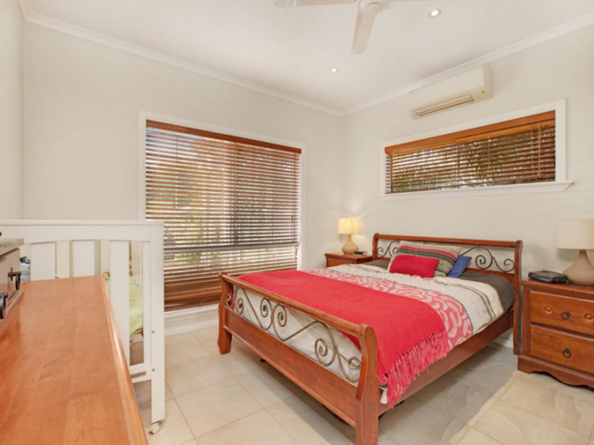 37 Portsea Crescent, KEWARRA BEACH, QLD 4879 AUS