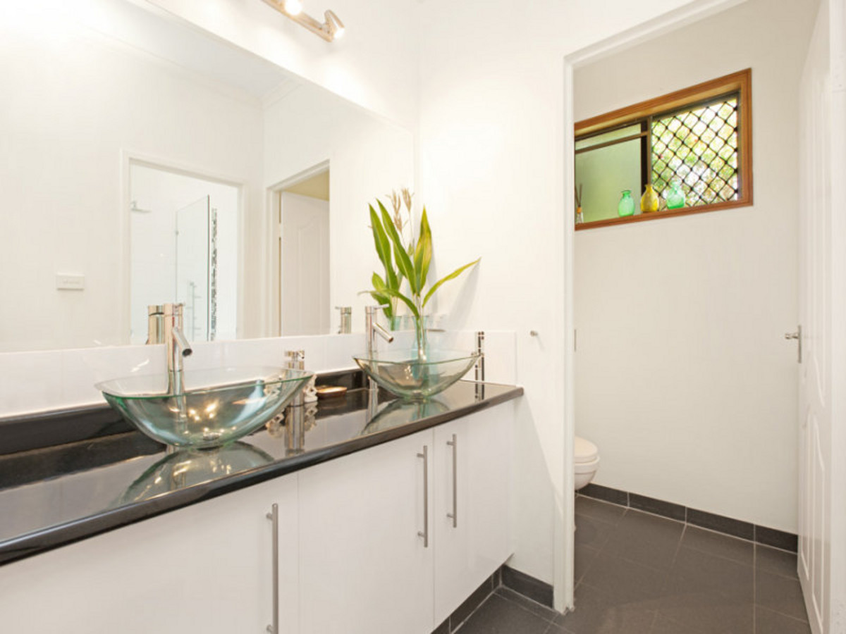 6 Manly Close, KEWARRA BEACH, QLD 4879 AUS