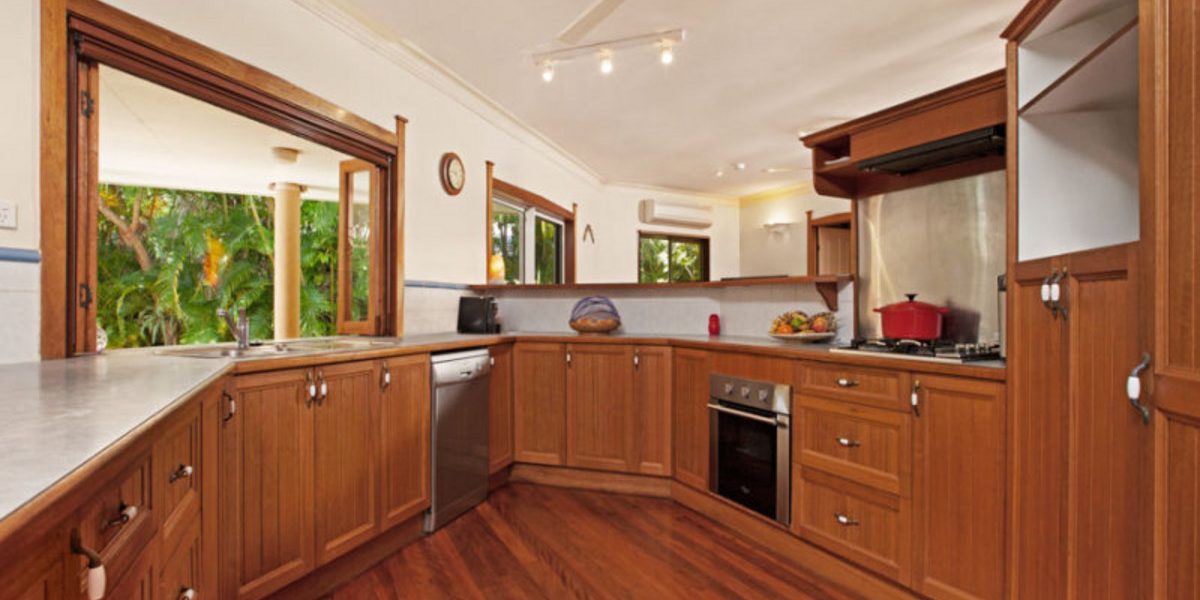 4 Flora Close, CLIFTON BEACH, QLD 4879 AUS