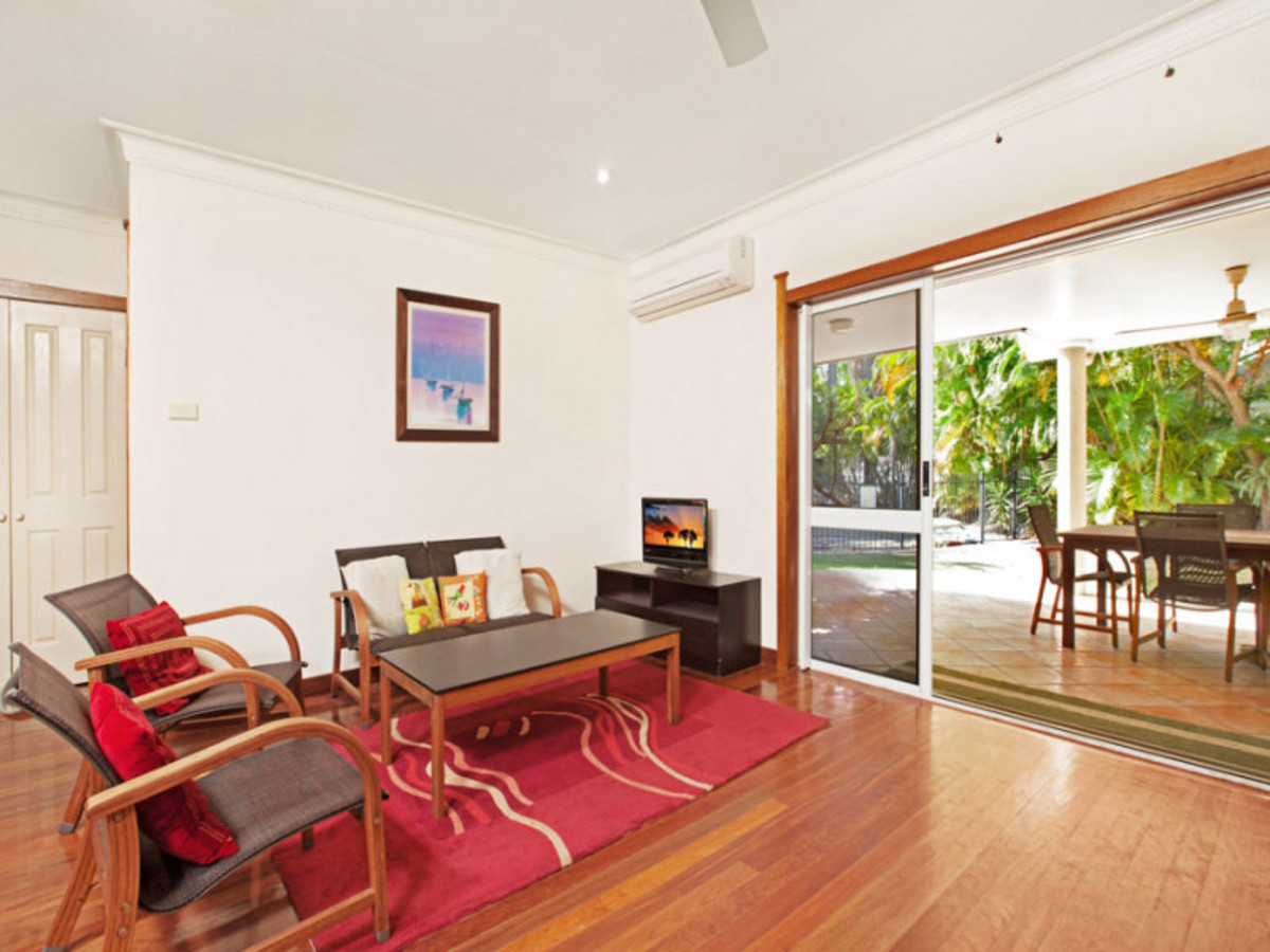 4 Flora Close, CLIFTON BEACH, QLD 4879 AUS