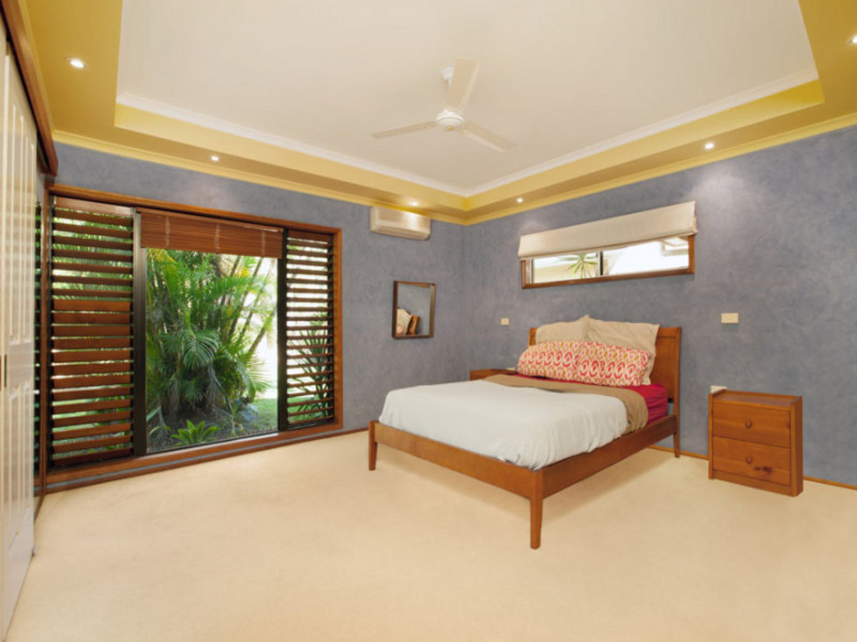 4 Flora Close, CLIFTON BEACH, QLD 4879 AUS