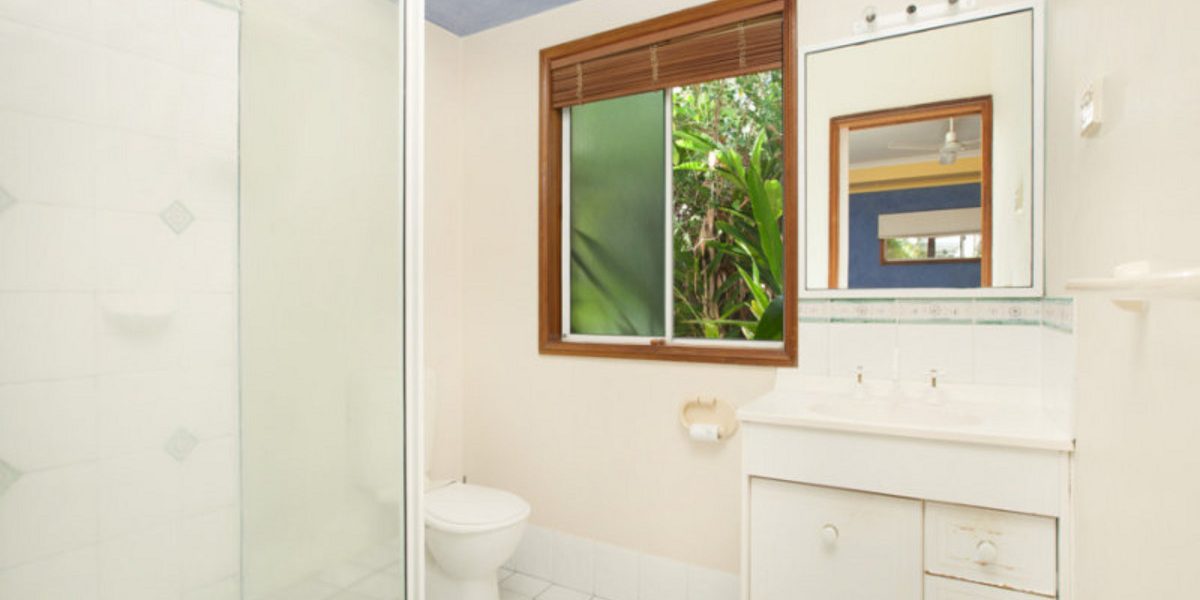 4 Flora Close, CLIFTON BEACH, QLD 4879 AUS