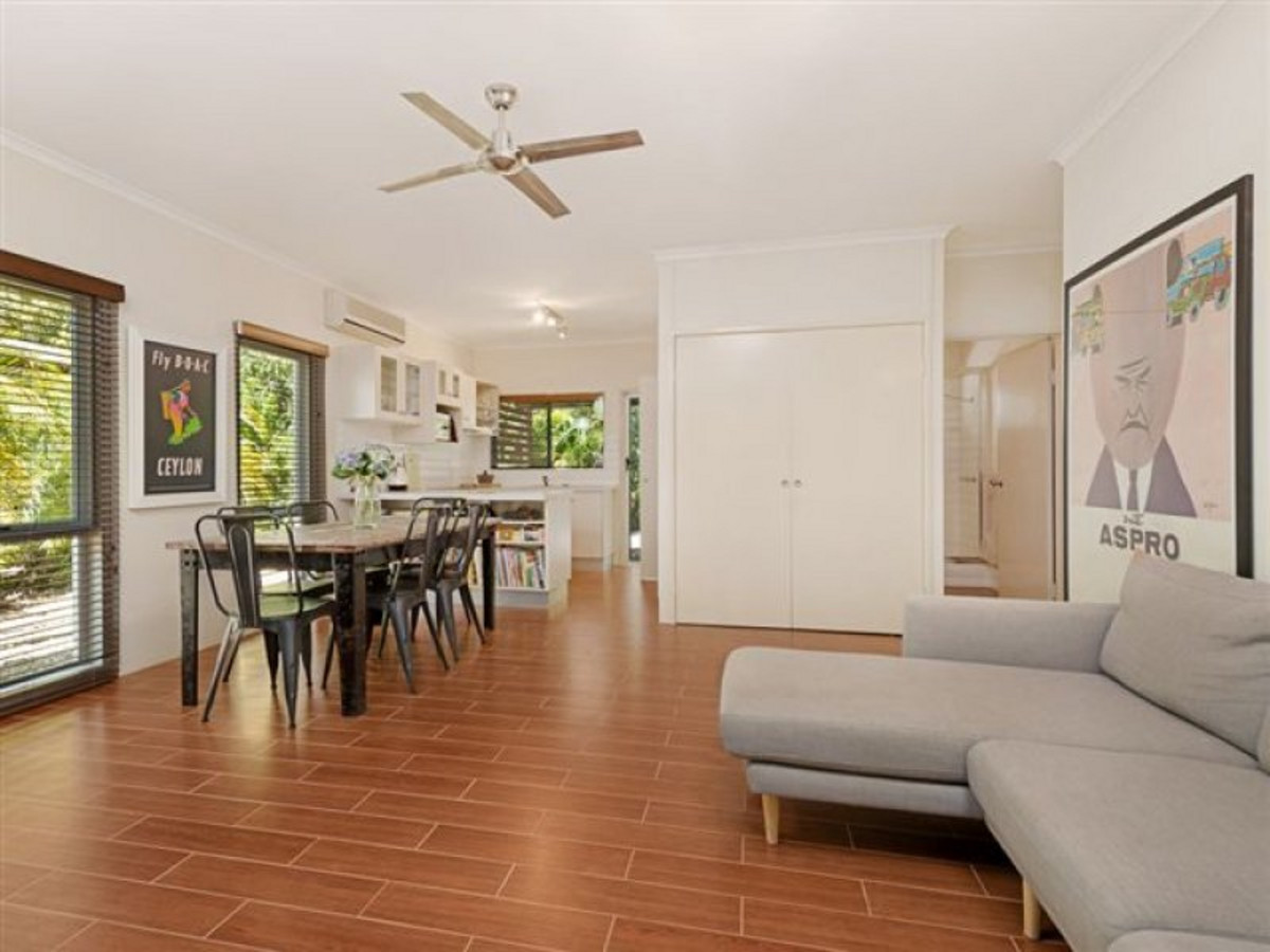 3/57-61 Bamboo Street, HOLLOWAYS BEACH, QLD 4878 AUS