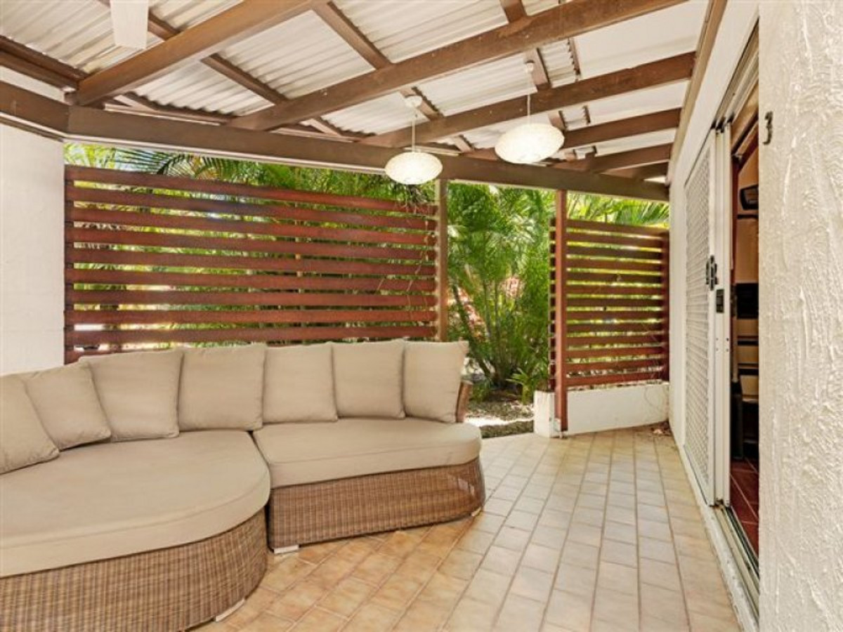 3/57-61 Bamboo Street, HOLLOWAYS BEACH, QLD 4878 AUS