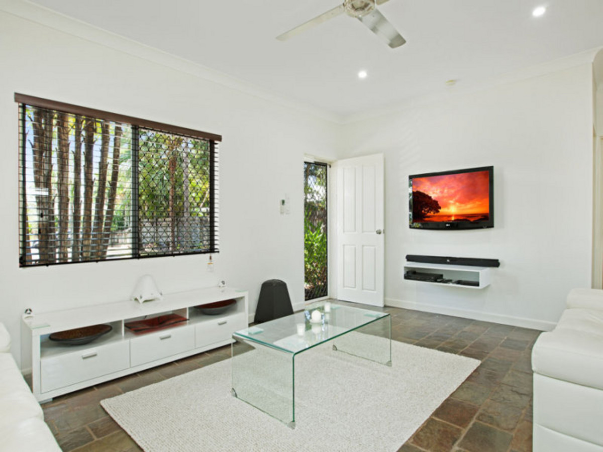 2/8 Portsea Crescent, KEWARRA BEACH, QLD 4879 AUS