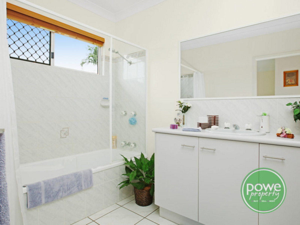 32 Albatross Street, KEWARRA BEACH, QLD 4879 AUS