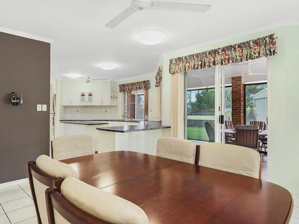 4 Collett Close, KEWARRA BEACH, QLD 4879 AUS