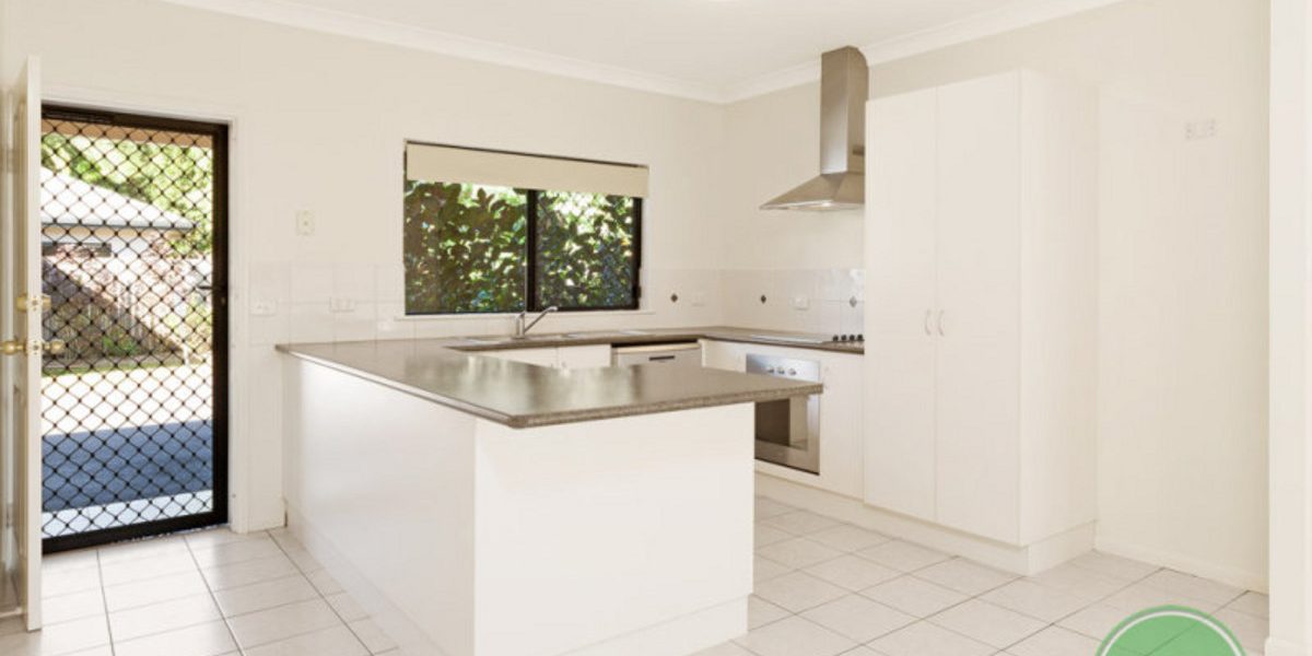 1/190-194 Irene Street, MOOROOBOOL, QLD 4870 AUS