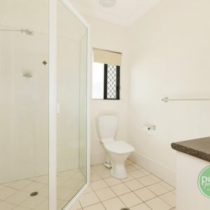 1/190-194 Irene Street, MOOROOBOOL, QLD 4870 AUS