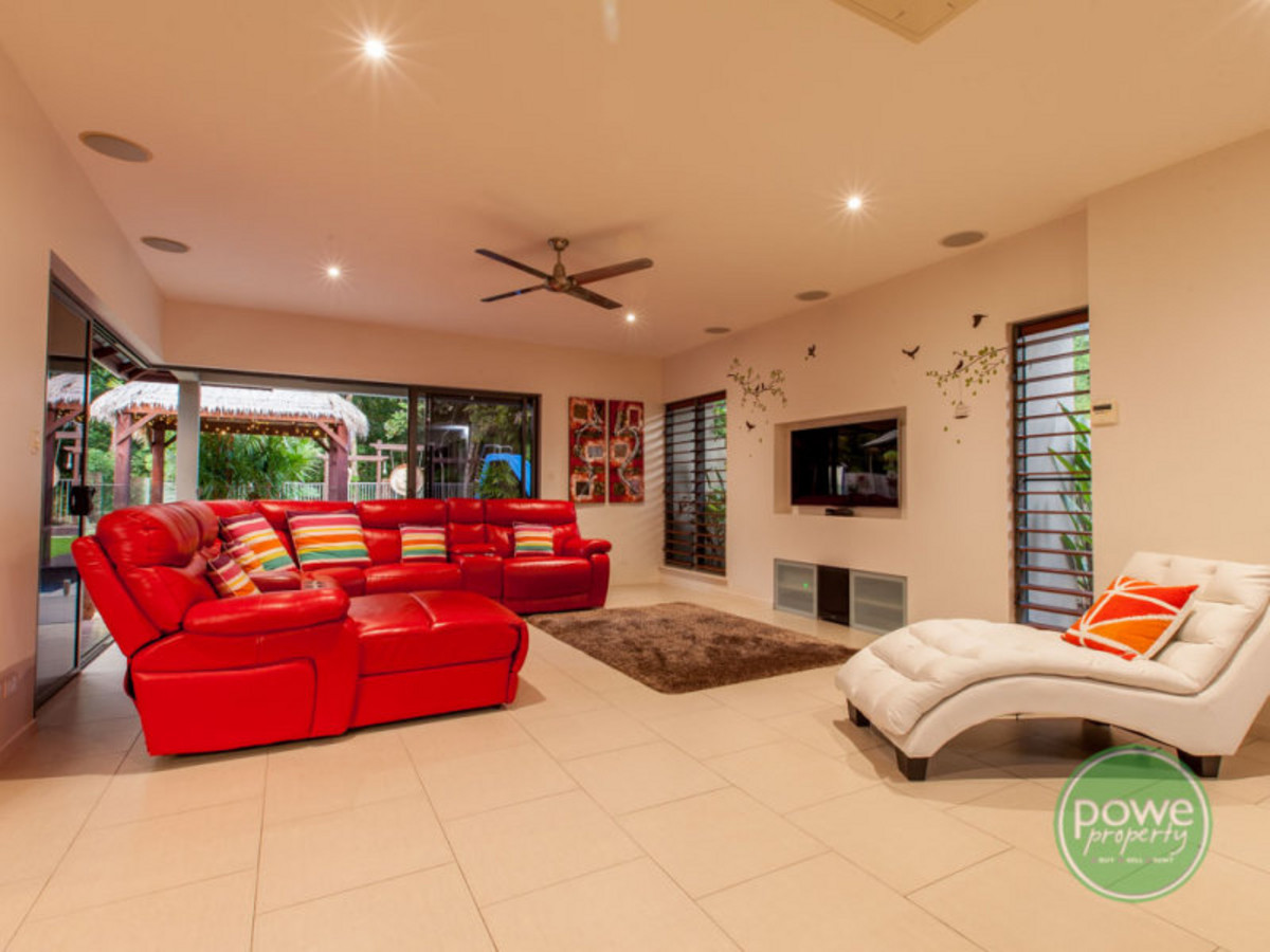 17 Muller Street, PALM COVE, QLD 4879 AUS