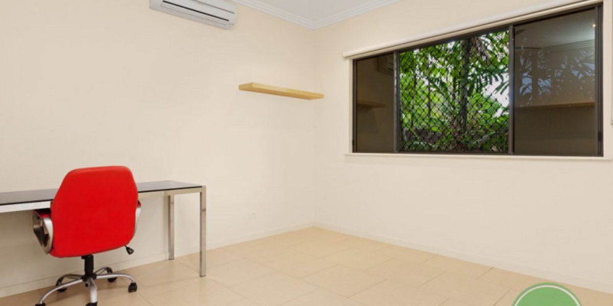17 Muller Street, PALM COVE, QLD 4879 AUS