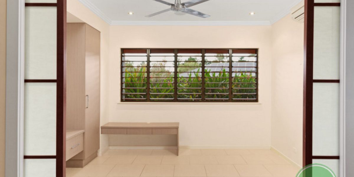 17 Muller Street, PALM COVE, QLD 4879 AUS