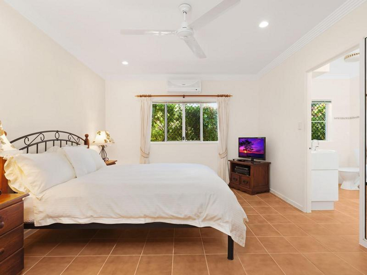 14 Parkinson Avenue, KEWARRA BEACH, QLD 4879 AUS