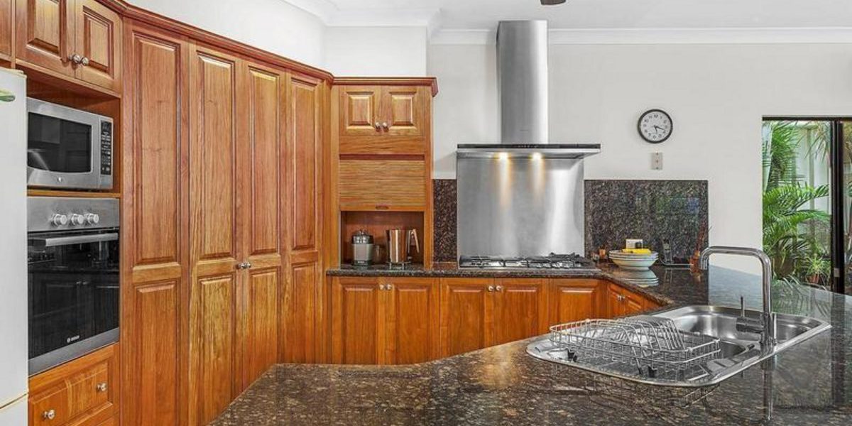 39 Beaver Street, CLIFTON BEACH, QLD 4879 AUS