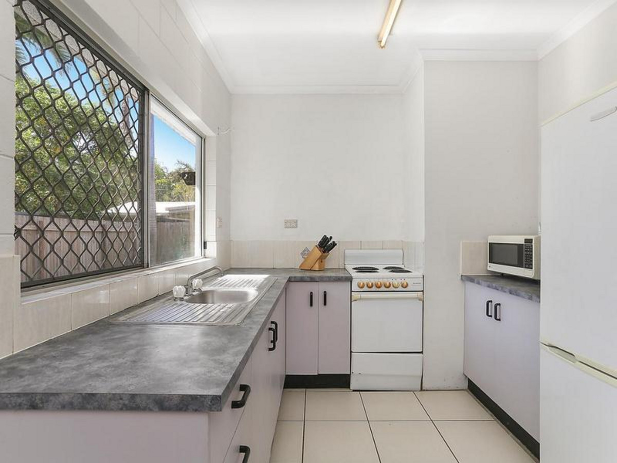 1/9 Bondi Crescent, KEWARRA BEACH, QLD 4879 AUS
