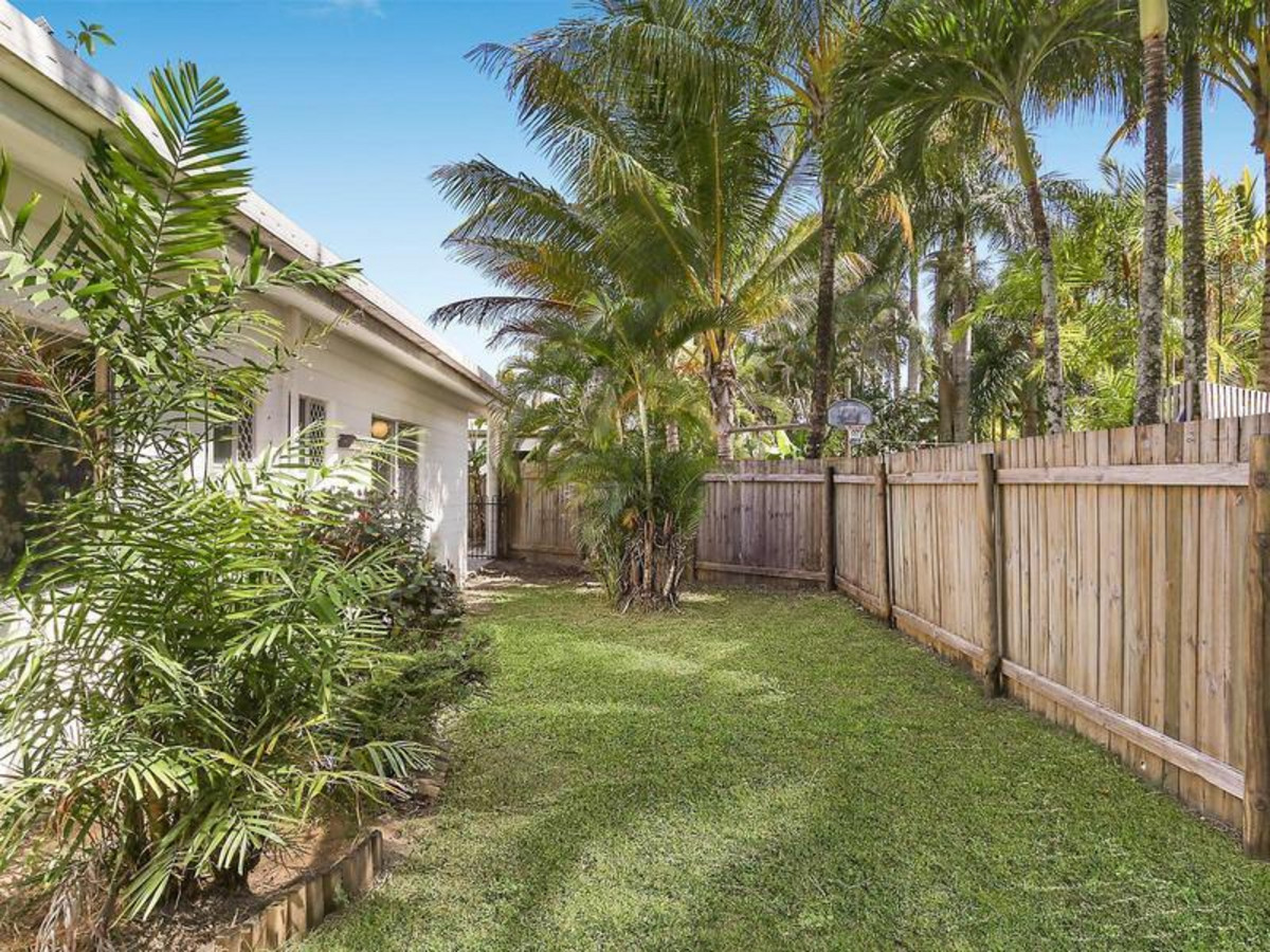 1/9 Bondi Crescent, KEWARRA BEACH, QLD 4879 AUS