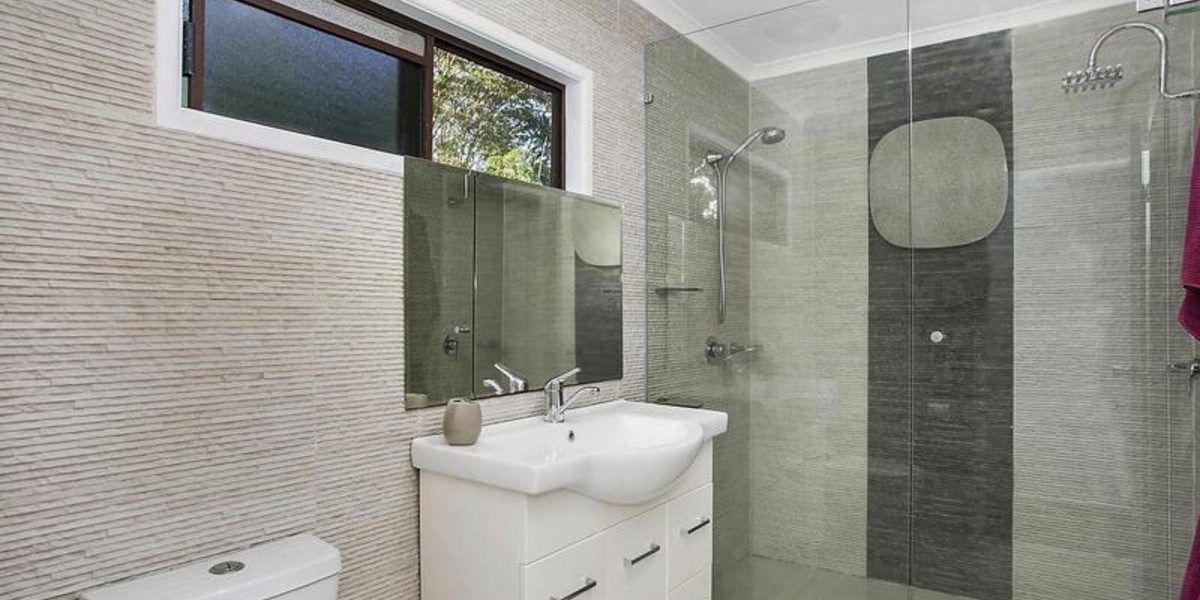 8 Carina Close, White Rock, QLD 4868 AUS