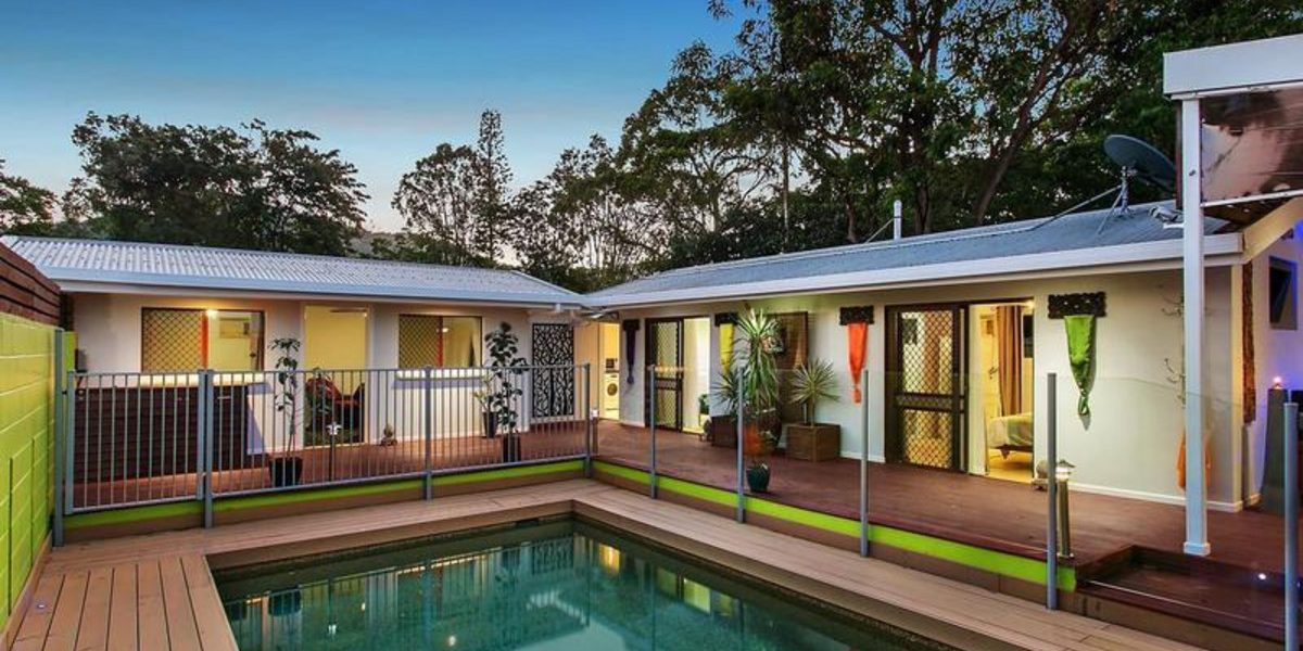 8 Carina Close, White Rock, QLD 4868 AUS