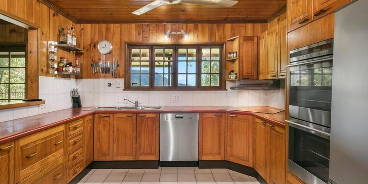 1 Kiriwina Close, Trinity Beach, QLD 4879 AUS