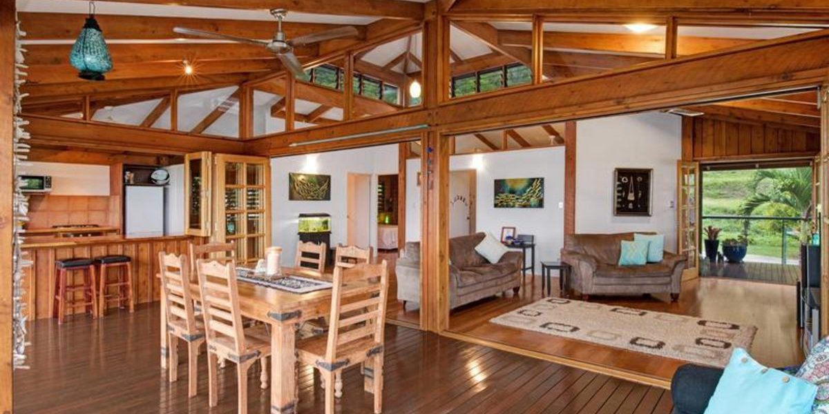 17 Everglades Street, PALM COVE, QLD 4879 AUS