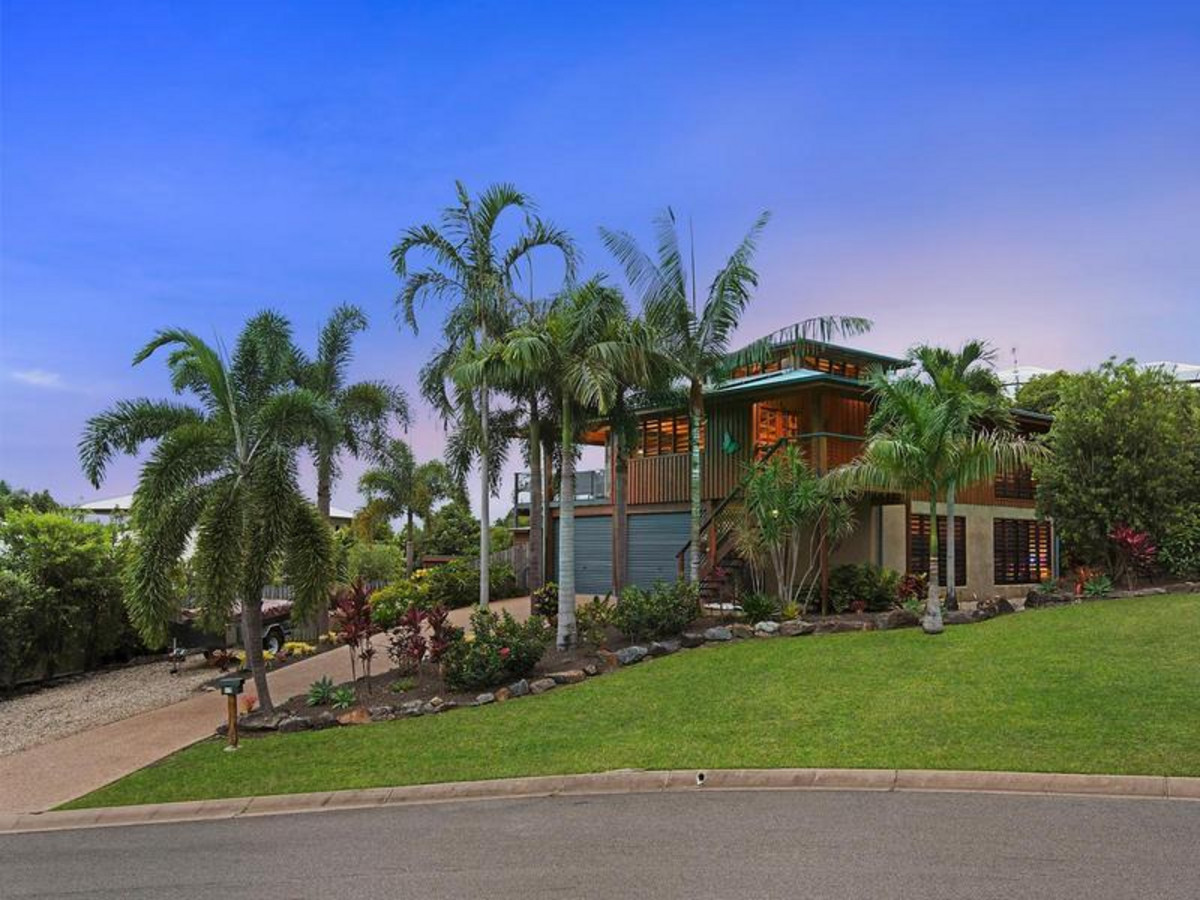 17 Everglades Street, PALM COVE, QLD 4879 AUS