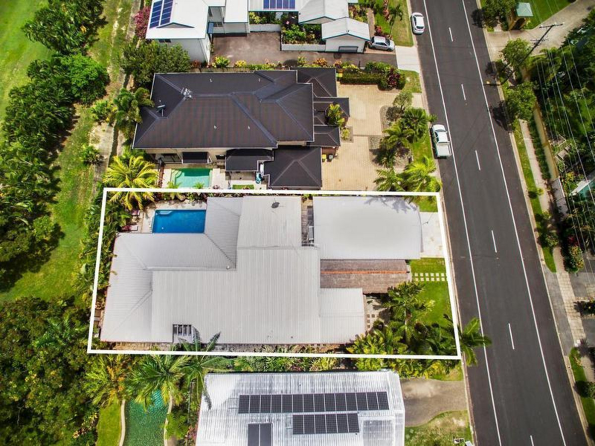 84 Cedar Road, Palm Cove, QLD 4879 AUS